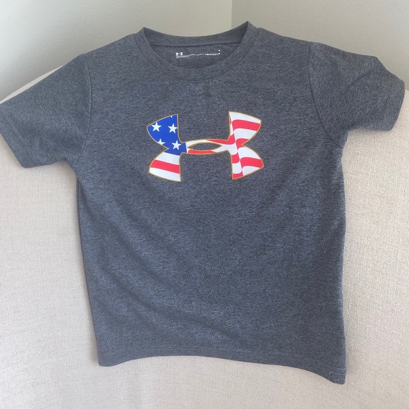 Under Armour American Flag Colors -Red White Blue Logo on t-shirt Kid’s Size 4 - Picture 1 of 1